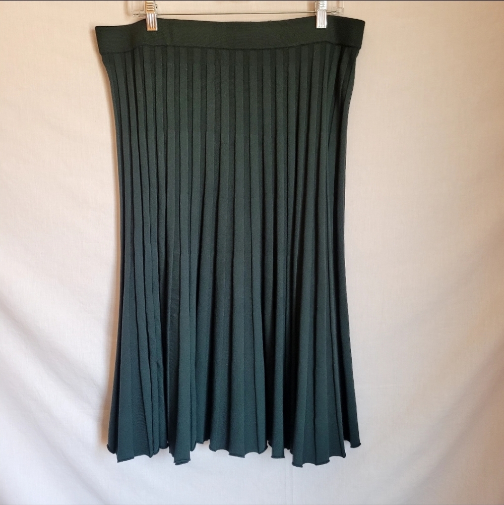 Dark Green Pleated Skirt Size XL